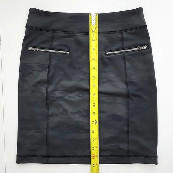 Lululemon Rocket Pencil Skirt Black Retro Grey Camo Zip Pockets Stretch Size 4 - Picture 16 of 16
